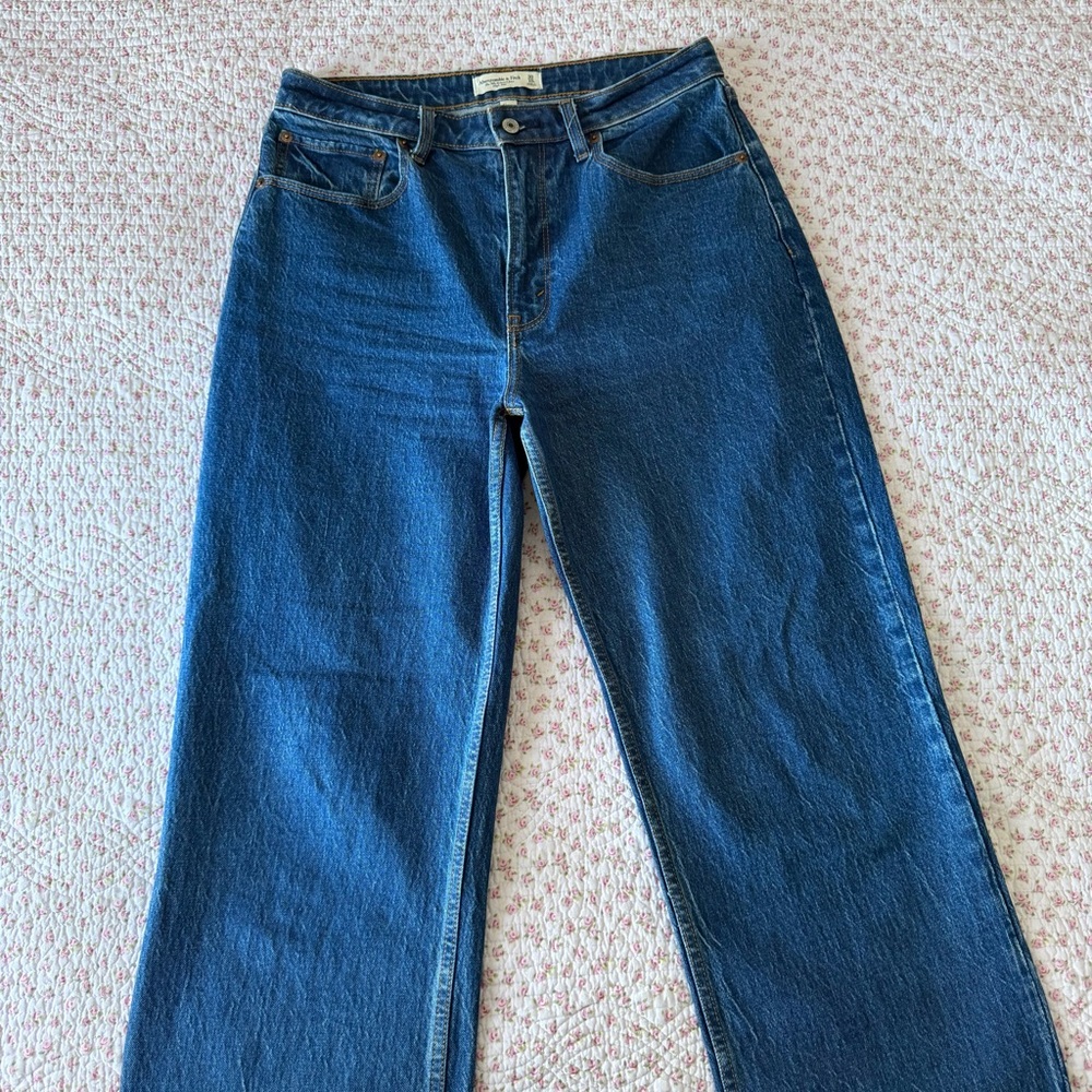 Abercrombie & Fitch Curve Love The ‘90s Relaxed High Rise Jeans Dark Wash Blue - Picture 2 of 6